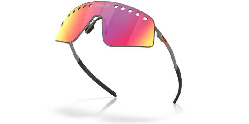 Koop de Oakley Sutro Titanium Sweep Matte Gunmetal Prizm Road veilig en snel bij Revert 95 online of kom hem passen in de winkel in Haarlem.