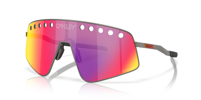 Koop de Oakley Sutro Titanium Sweep Matte Gunmetal Prizm Road veilig en snel bij Revert 95 online of kom hem passen in de winkel in Haarlem.