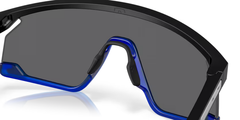 Koop de Oakley BXTR Matte Black Prizm Black veilig en snel bij Revert 95 online of kom hem passen in de winkel in Haarlem.