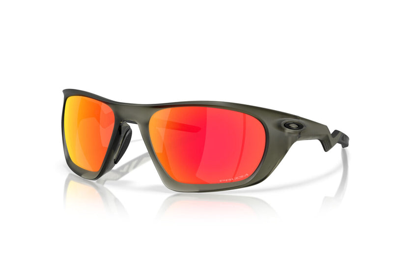 Koop de Oakley Lateralis Matte Olive Ink Prizm Ruby veilig en snel bij Revert 95 online of kom hem passen in de winkel in Haarlem.