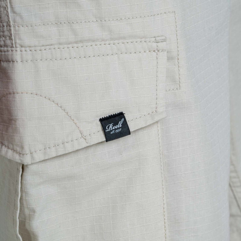 Bestel de Reell Denim New Cargo Short Flat White snel, gemakkelijk en veilig bij Revert 95. Check onze website voor de gehele Reell Denim collectie of kom gezellig langs bij onze winkel in Haarlem.