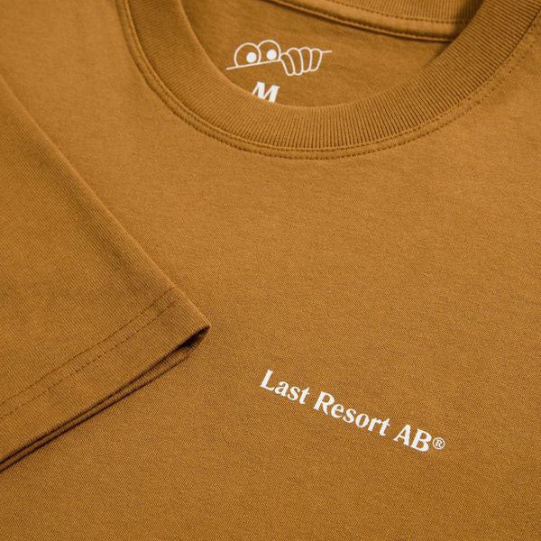 Bestel de Last Resort AB Atlas Monogram SS Tee Golden Brown White snel, veilig en gemakkelijk bij Revert 95. Check de gehele Last Resort AB collectie op onze site, of kom gezellig langs bij onze winkel in Haarlem.