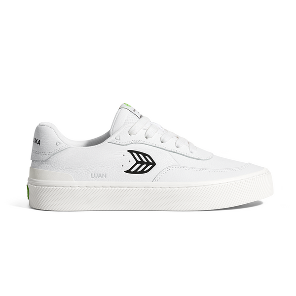 Shop de Cariuma Luan Pro White Premium Leather Black Logo Sneaker veilig en snel online bij Revert 95 of kom gezellig langs in de winkel in Haarlem.