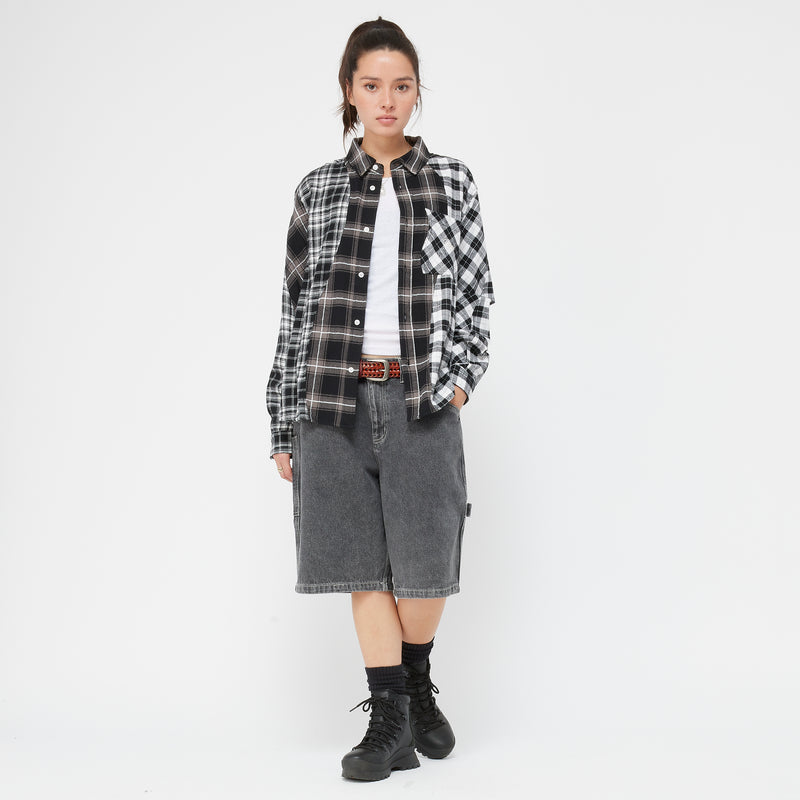 Shop het Dime Mtl Triple Plaid Shirt veilig en snel bij Revert 95 online of kom gezellig langs in de winkel in Haarlem