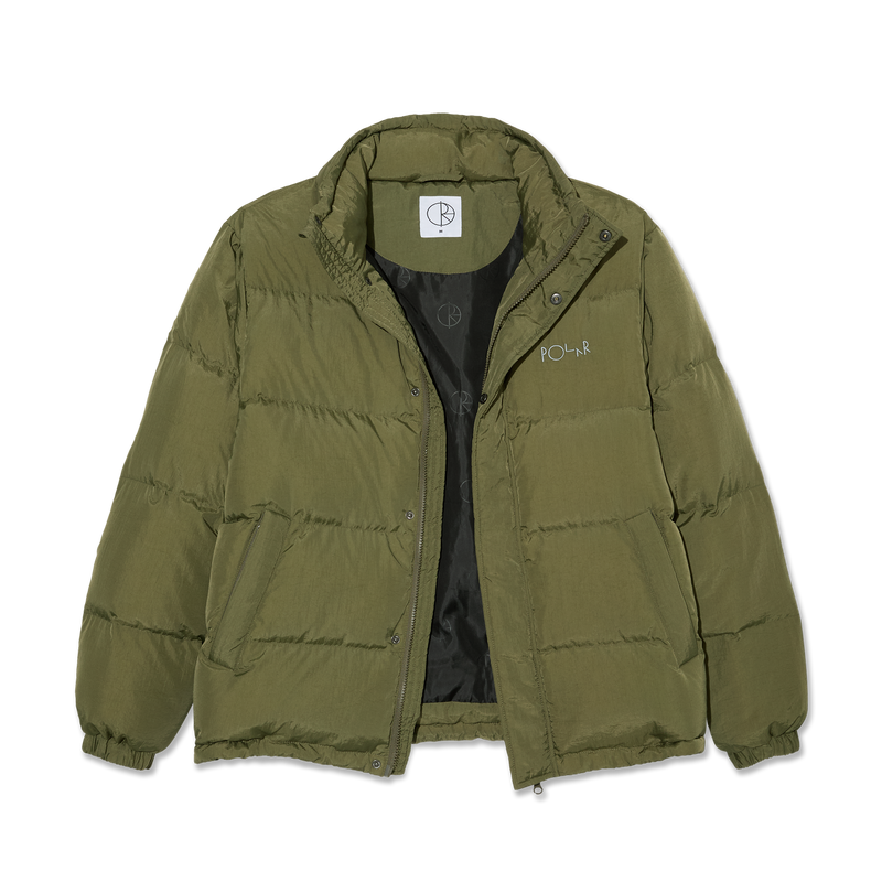 Shop de Polar Skate Co Basic Puffer in Black of Army Green snel en veilig online bij Revert 95 of kom gezellig langs in de winkel in Haarlem.