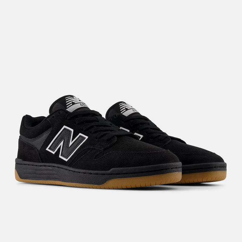 Bestel de New Balance Numeric NM480SBW snel, veilig en gemakkelijk bij Revert 95. Check onze website voor de gehele New Balance Numeric collectie of kom gezellig langs bij onze winkel in Haarlem.