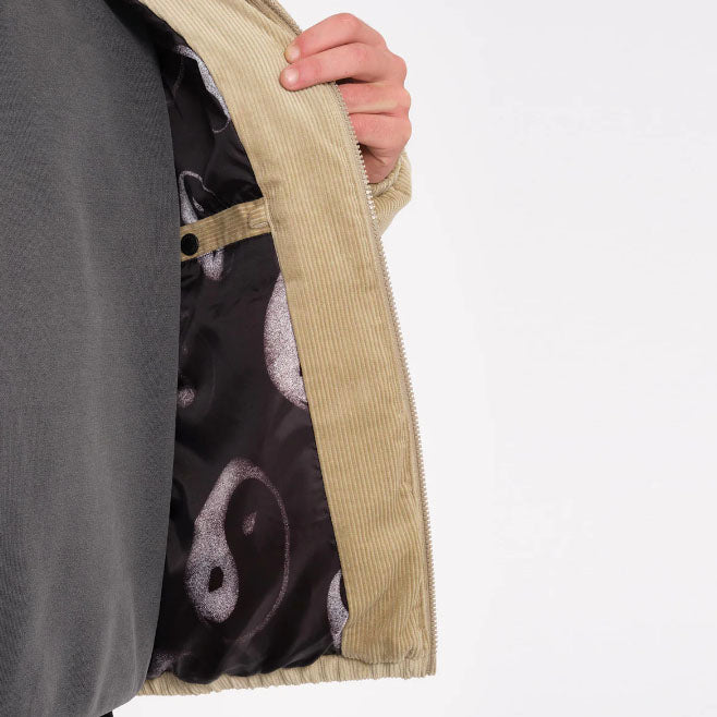 Bestel de Volcom Walltz Cord Jacket Khaki snel, veilig en gemakkelijk bij Revert 95. Check de gehele Volcom collectie op onze site, of kom gezellig langs bij onze winkel in Haarlem.