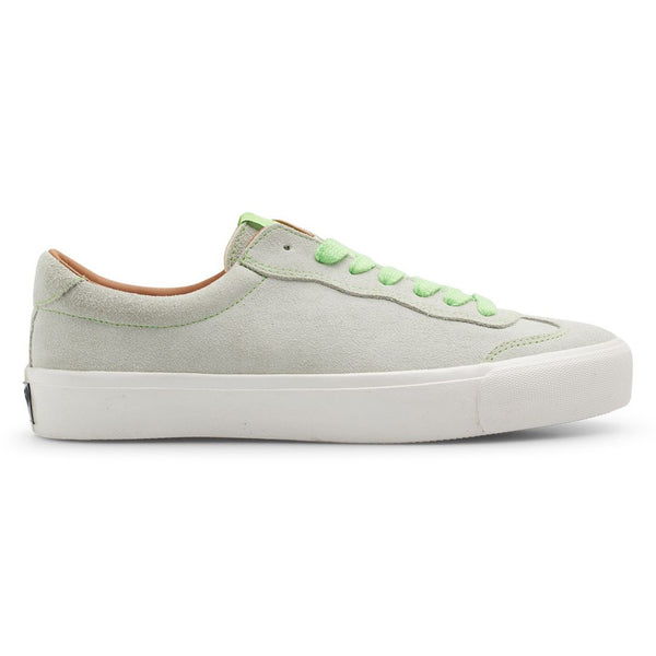 Bestel de Last Resort AB VM004 Milic Leather Green Tint White snel, gemakkelijk en veilig bij Revert 95. Check onze website voor de gehele Last Resort AB collectie of kom gezellig langs bij onze winkel in Haarlem.