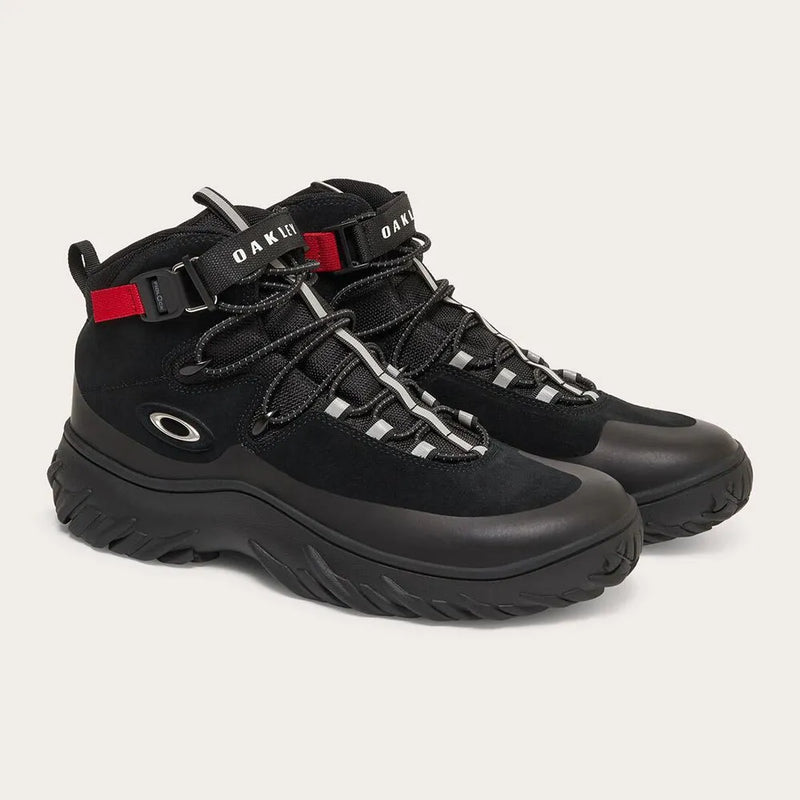 Koop de Oakley Meridian Boot Blackout snel en veilig online of in de winkel bij Revert 95.